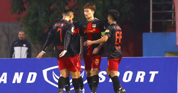 Nguyễn Hoàng Đức thi đấu trong màu áo Ninh Bình FC tại Cúp Quốc gia 2025-2026