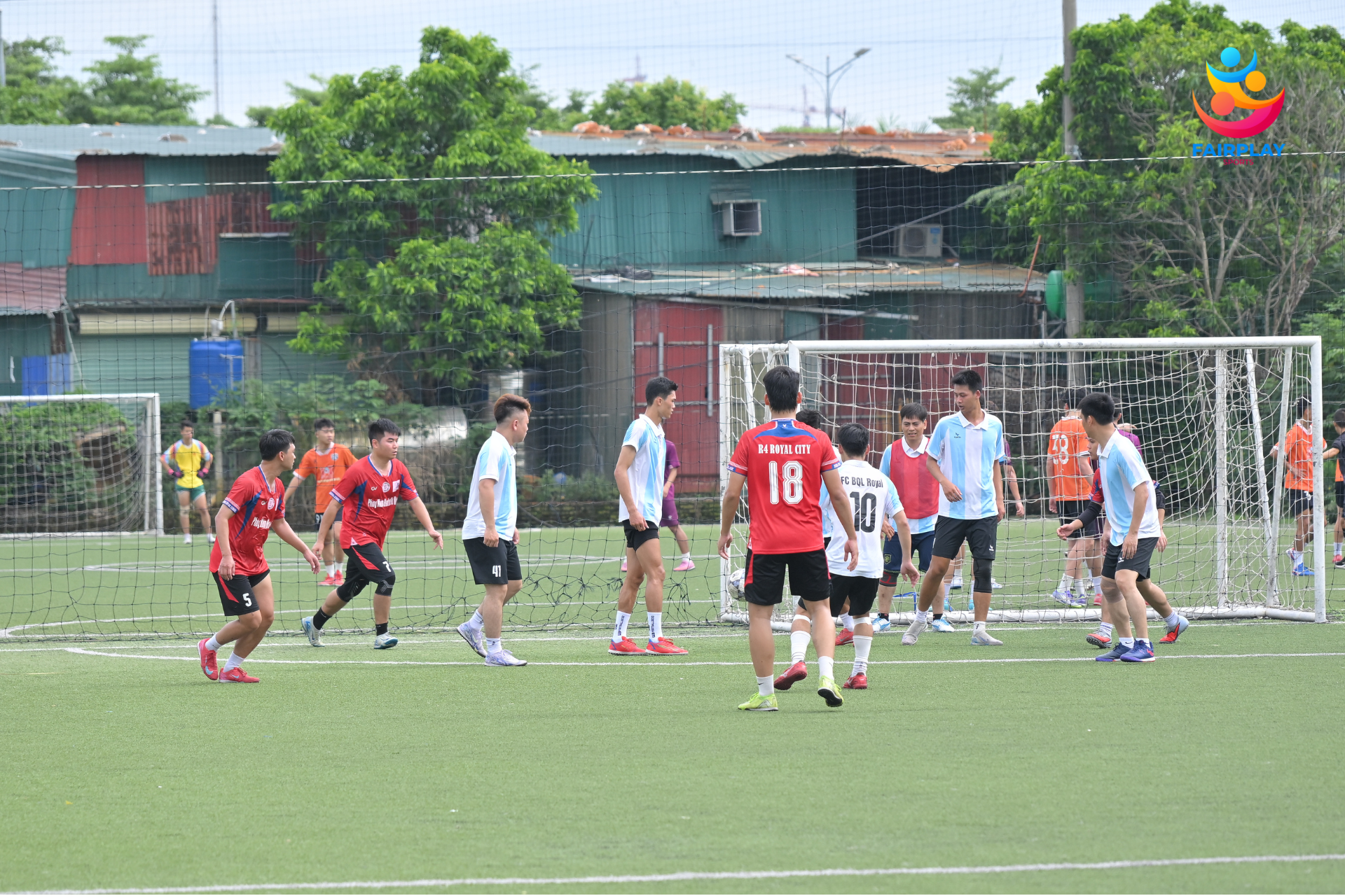 GIẢI BÓNG ĐÁ CƯ DÂN VINHOMES ROYAL CITY SUMMER CUP